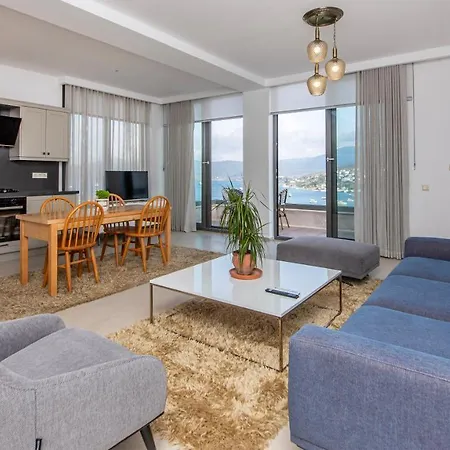 House Sea View Tuerkbuekue 别墅 *