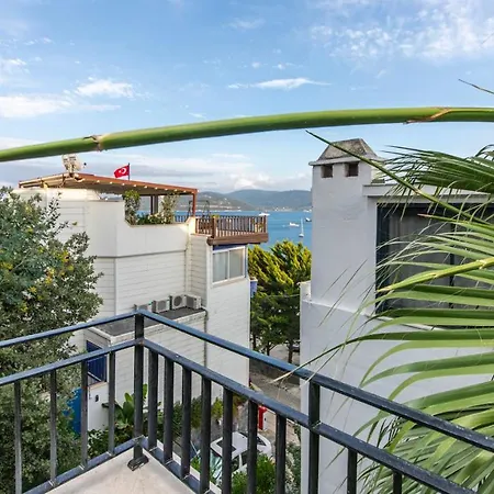 别墅 House Sea View Tuerkbuekue *