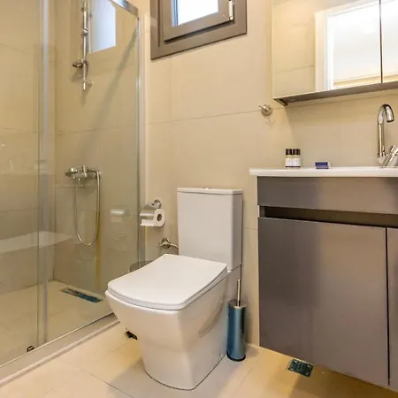 House Sea View Tuerkbuekue 别墅 *