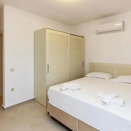 House Sea View Tuerkbuekue Вилла